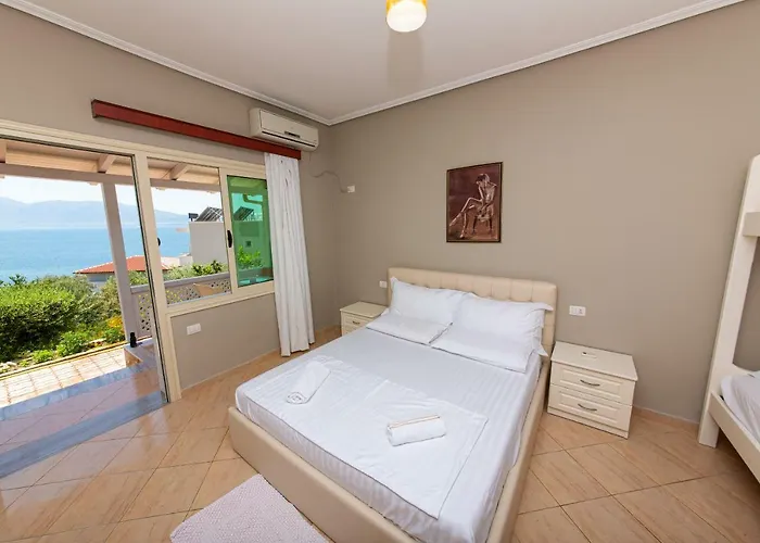 מלון Roi Radhimë